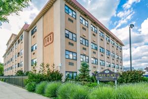 featured image of 185 W Park Ave #101