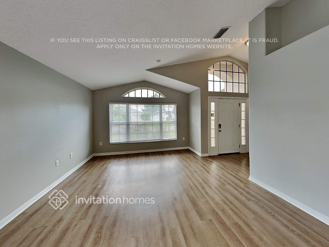 4966 Worthington Cir - Photo 3 of 15