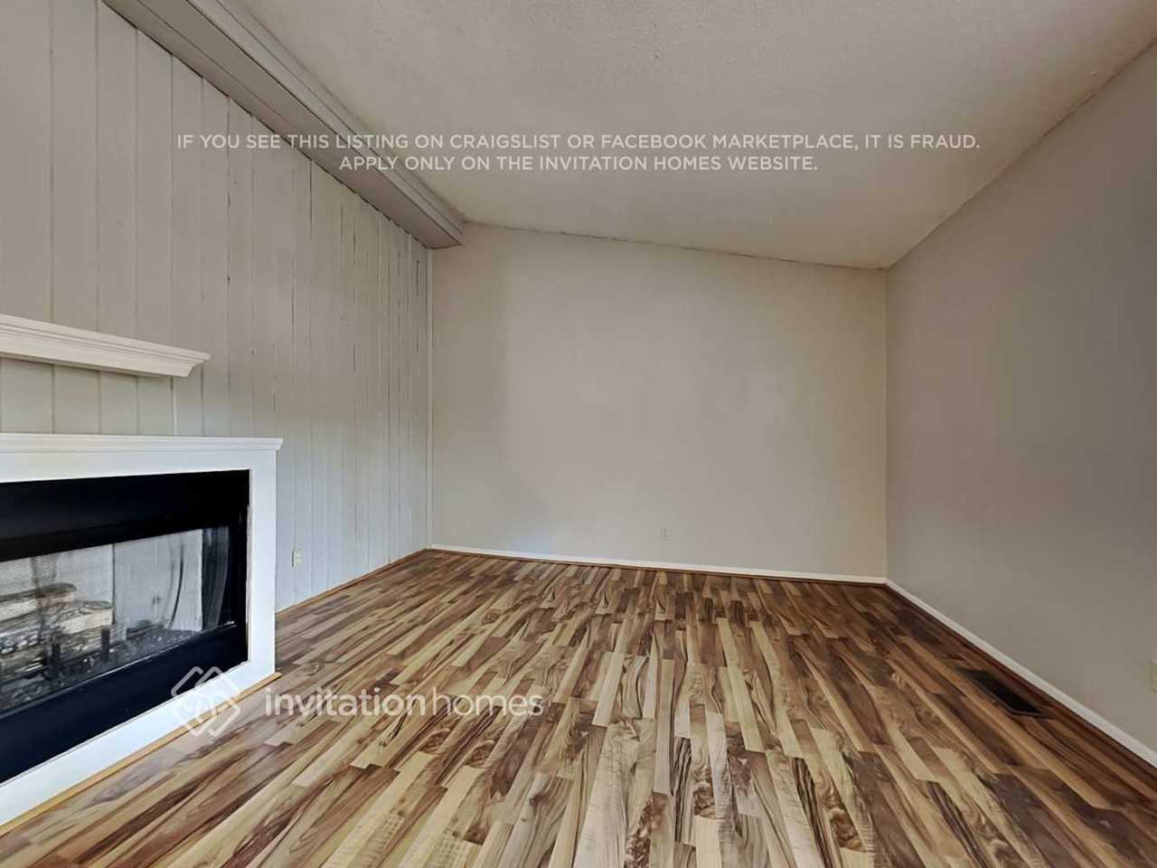 400 N Sharon Amity Rd - Photo 3 of 21