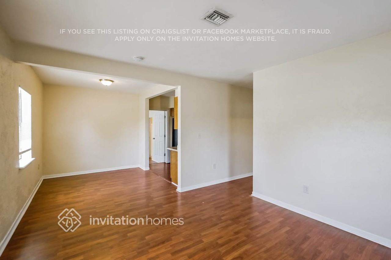 1815 Ne 178th St - Photo 6 of 17