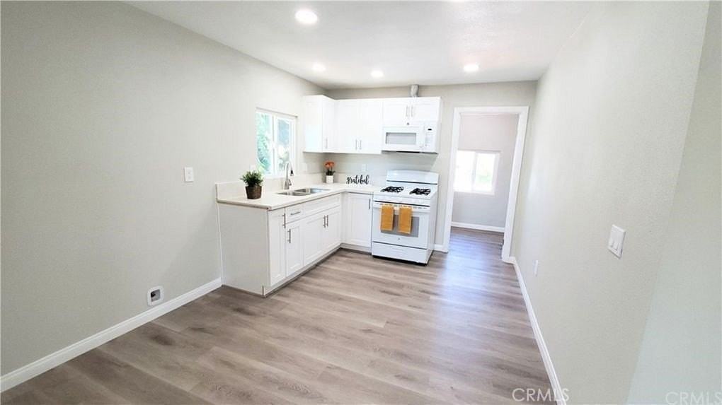 21786 Cottonwood Ave #B - Photo 4 of 12