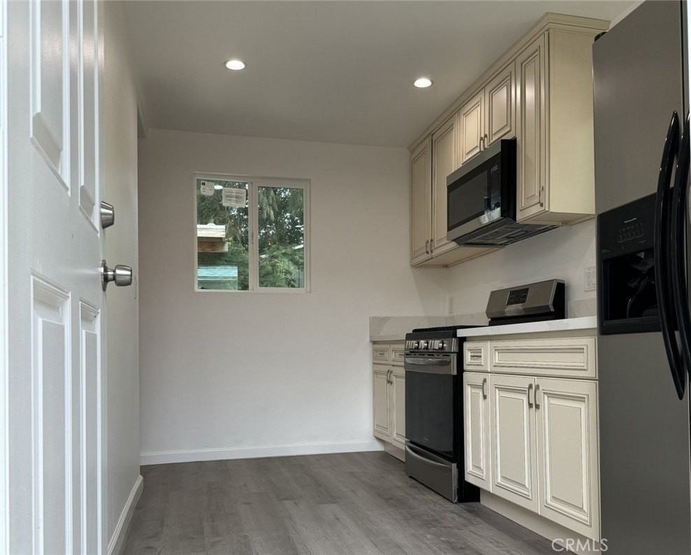 7317 White Oak Avenue - Photo 3 of 10