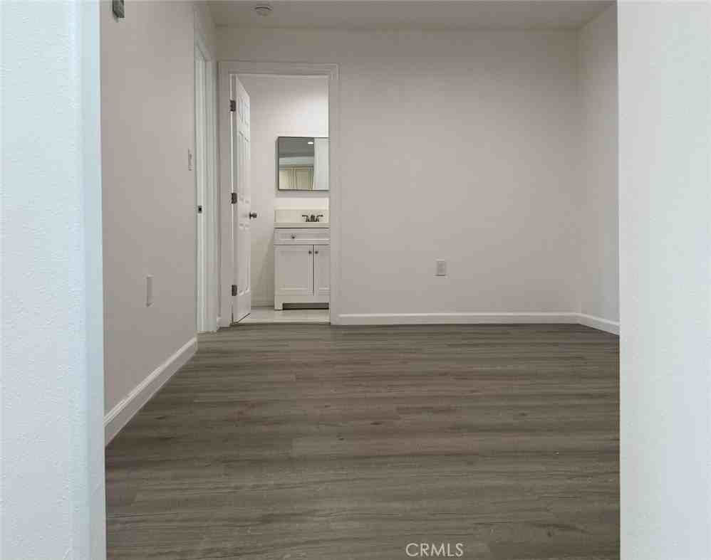 7317 White Oak Avenue - Photo 5 of 10