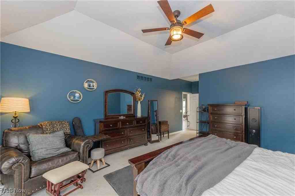 8054 Sandstone Drive - Photo 5 of 12