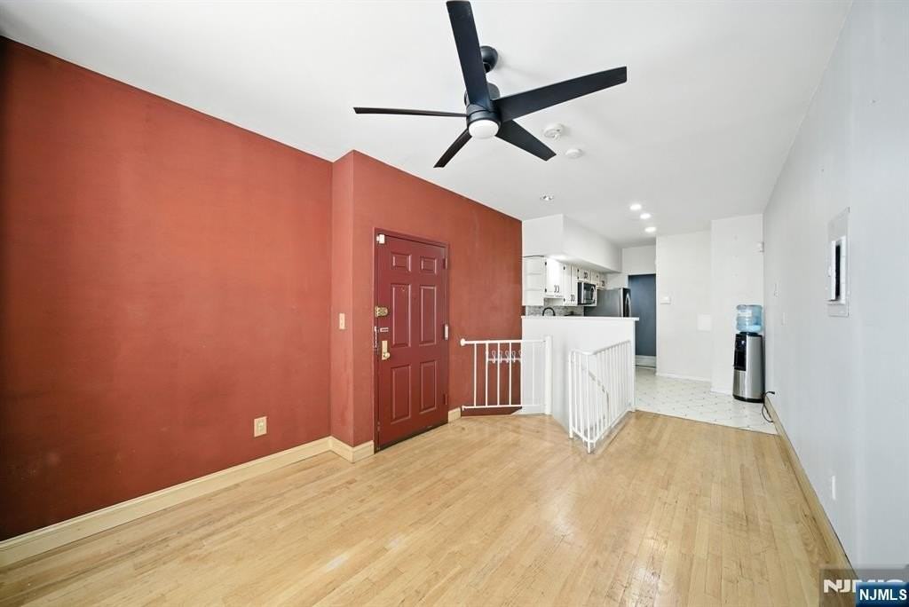 224 48th Street - Photo 4 of 25