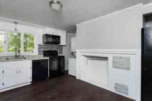 137 Locust St #A - Photo 1 of 1