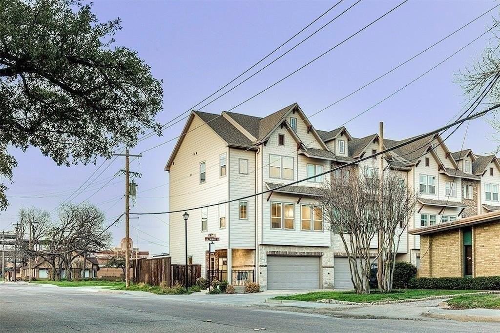 111 Sumac St - Photo 3 of 40