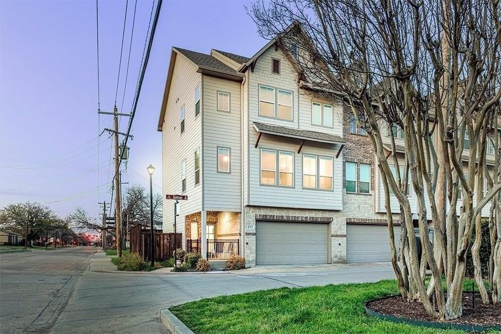 111 Sumac St - Photo 4 of 40