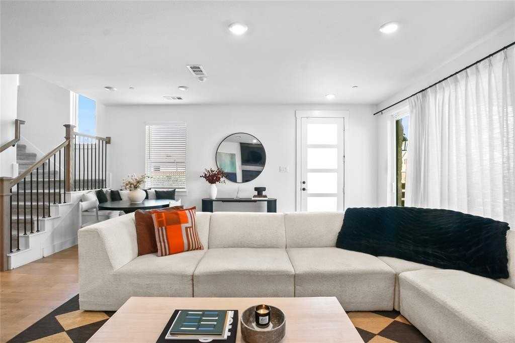 861 Mountain Laurel Dr - Photo 4 of 38