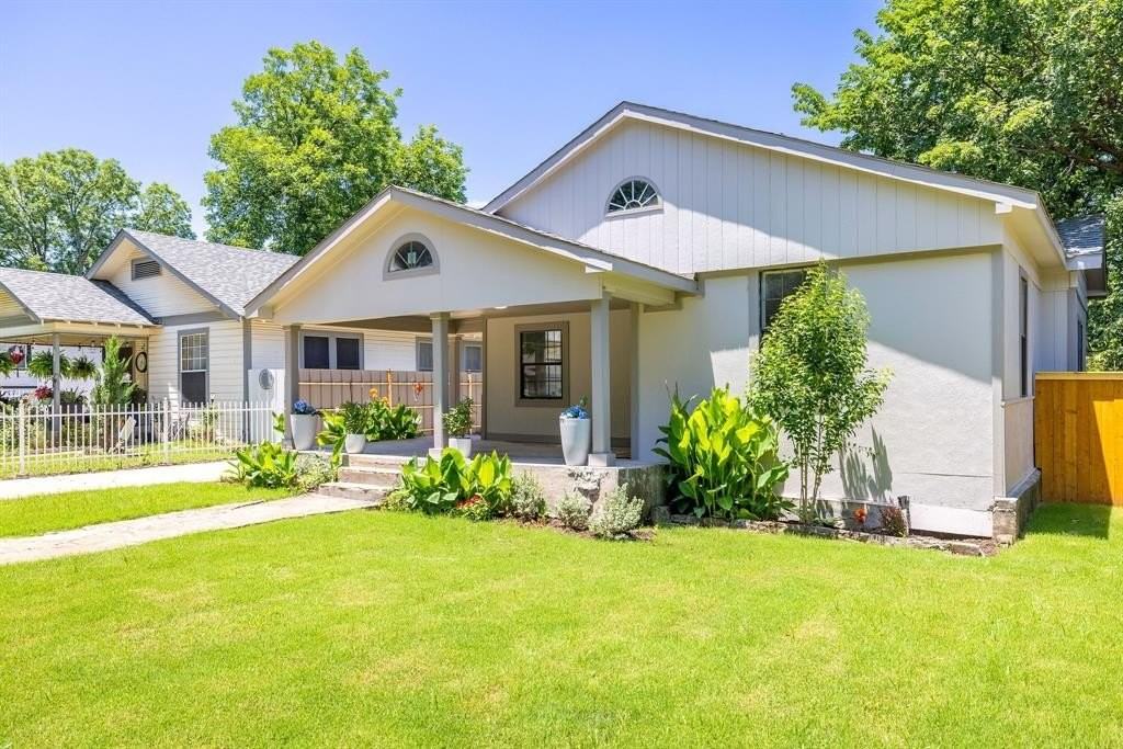 311 S Waverly Dr - Photo 3 of 37