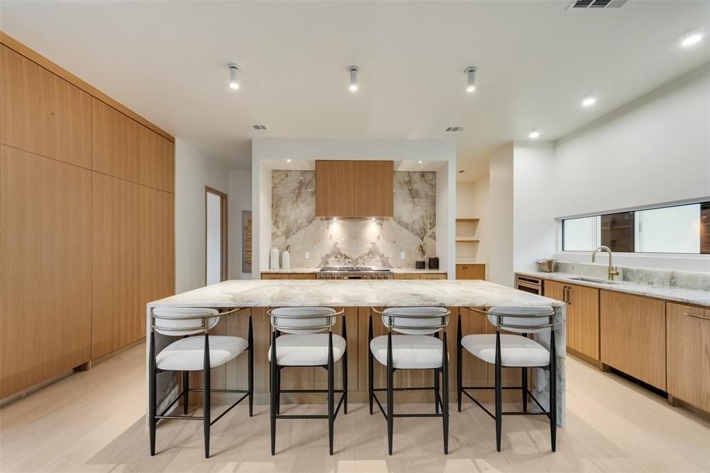 3821 Beechwood Ln - Photo 6 of 24