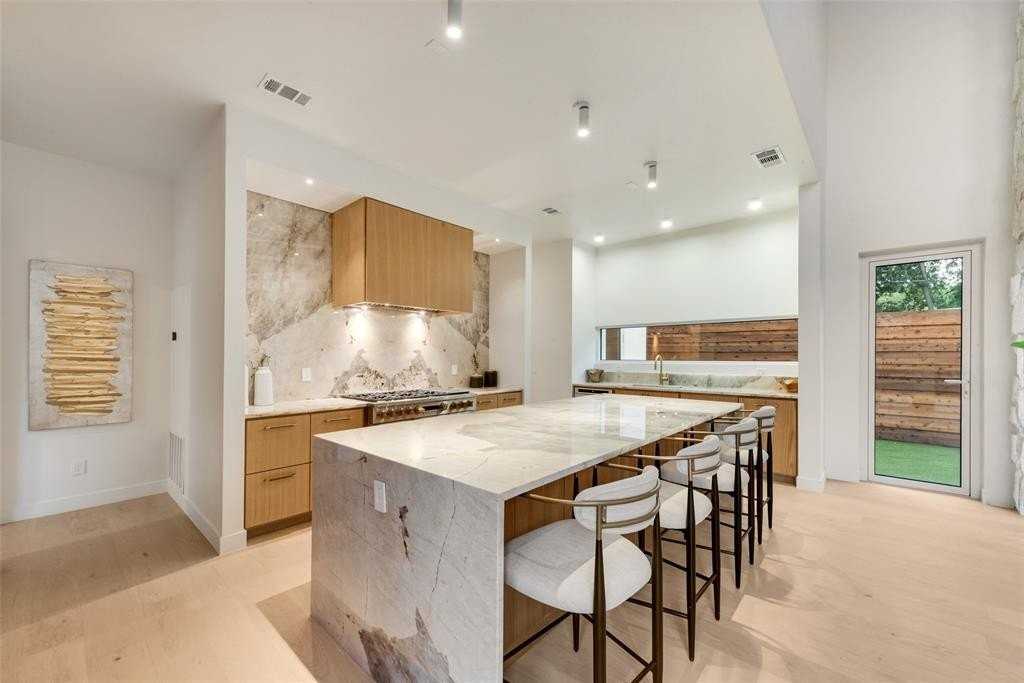 3821 Beechwood Ln - Photo 7 of 24