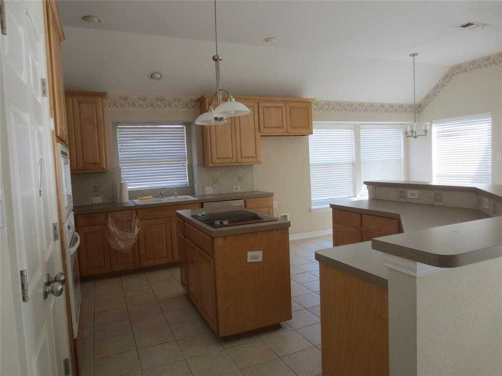 6312 Parkside Dr - Photo 5 of 16