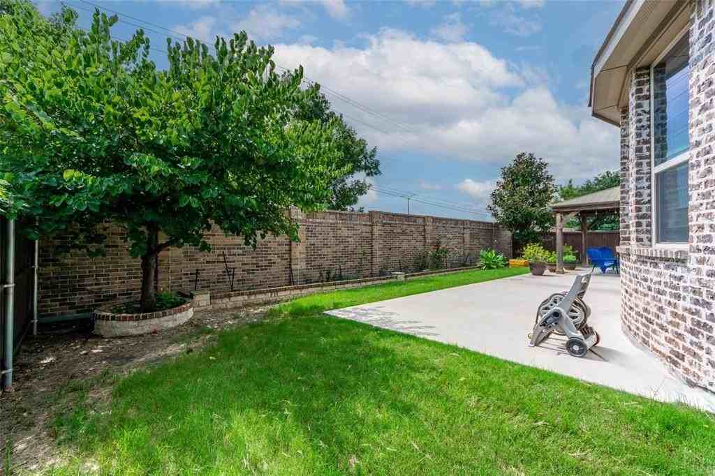 6571 Detweiller Dr - Photo 3 of 40