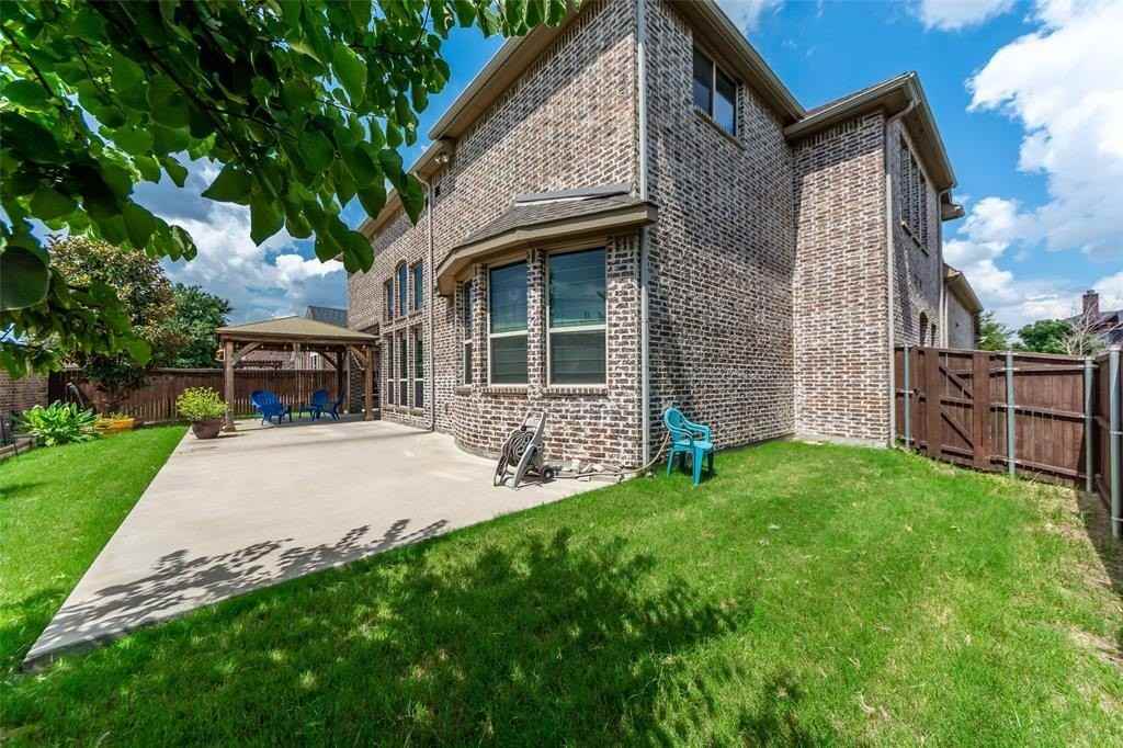 6571 Detweiller Dr - Photo 4 of 40