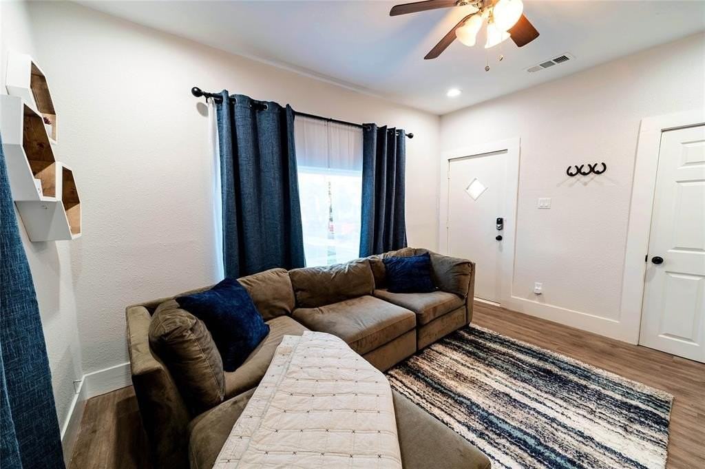 1415 N Houston St - Photo 6 of 19