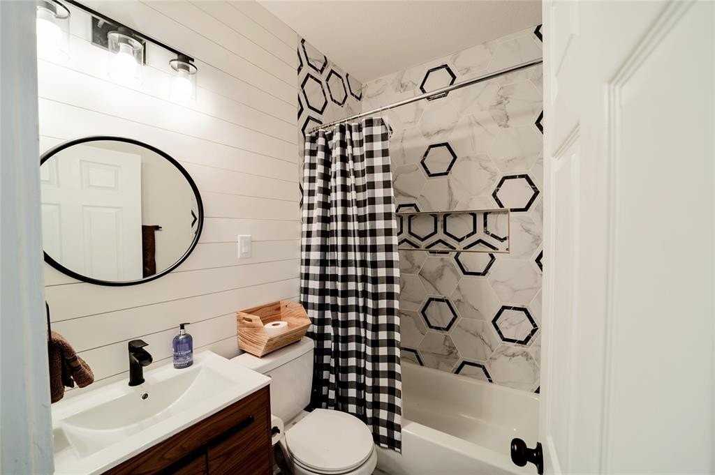 1415 N Houston St - Photo 7 of 19