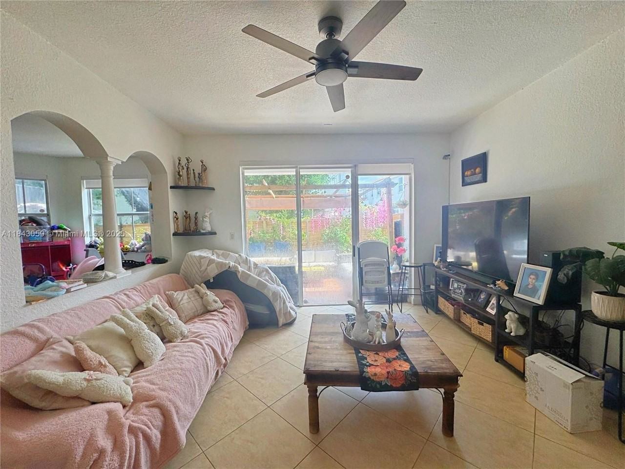 10828 Nw 85th Ter - Photo 4 of 8