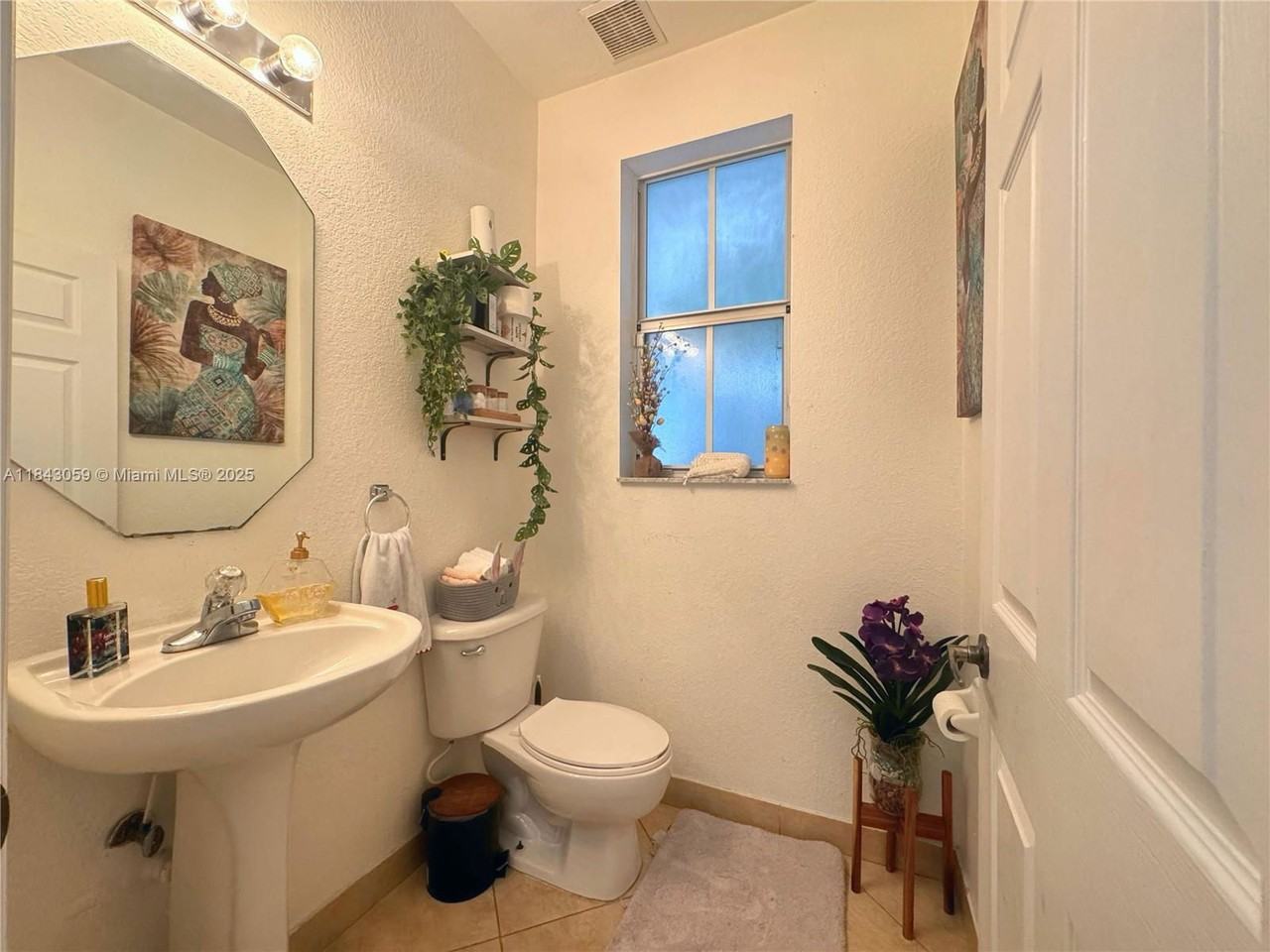 10828 Nw 85th Ter - Photo 5 of 8