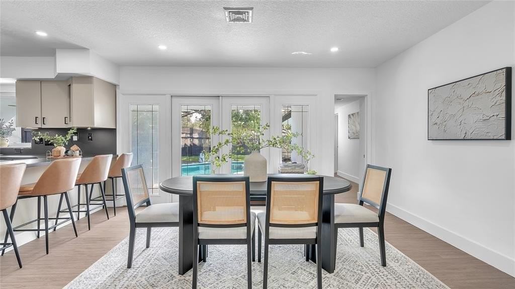 2201 N 50th Ave - Photo 6 of 26