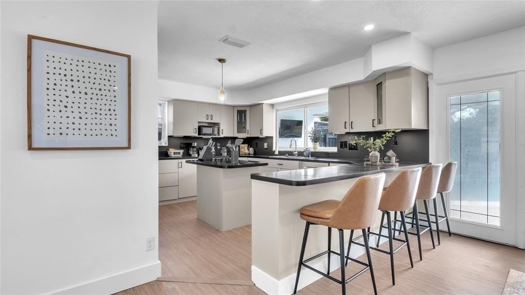 2201 N 50th Ave - Photo 7 of 26