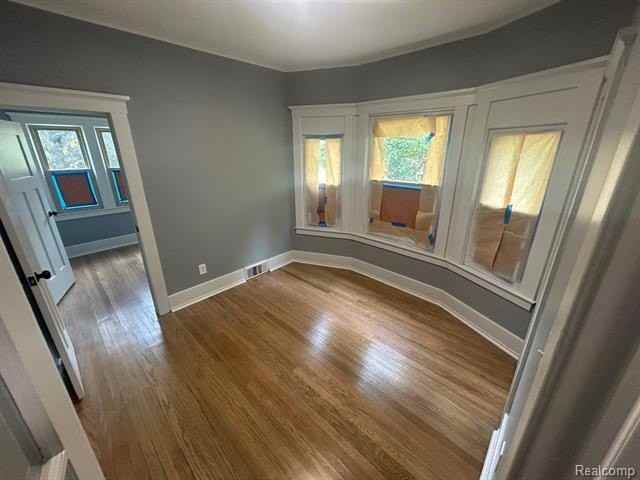 1926 Seward St - Photo 6 of 19