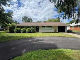 2258 Middlebelt Rd - Photo 1 of 1