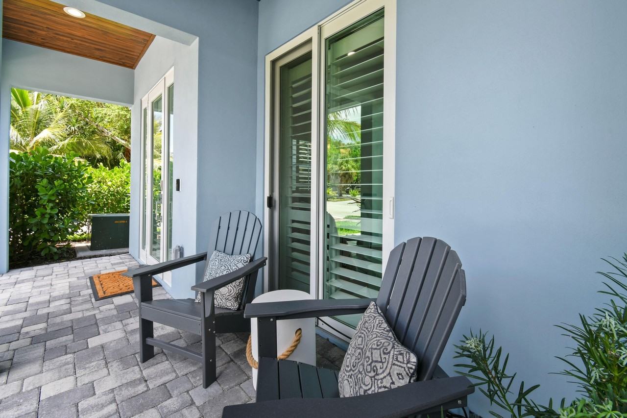 4650 Se Manatee Way - Photo 2 of 50