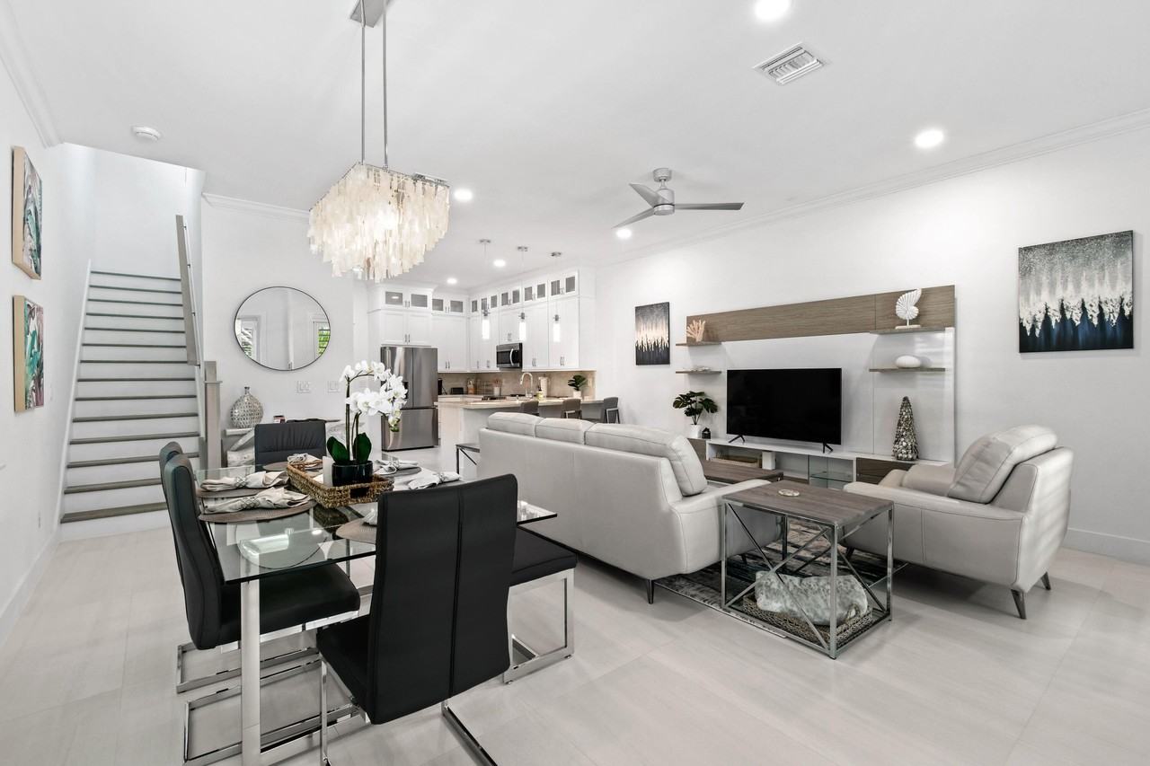 4650 Se Manatee Way - Photo 4 of 50