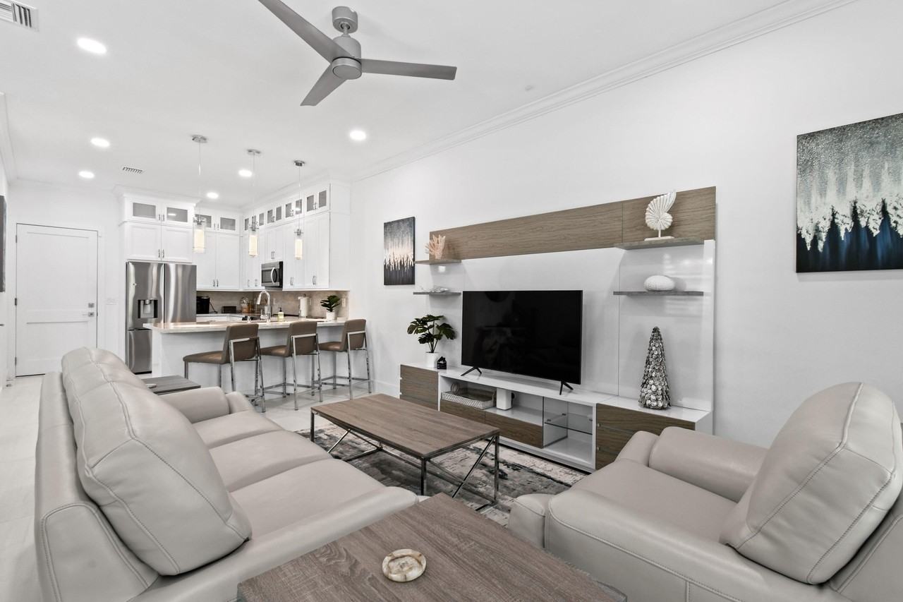 4650 Se Manatee Way - Photo 5 of 50