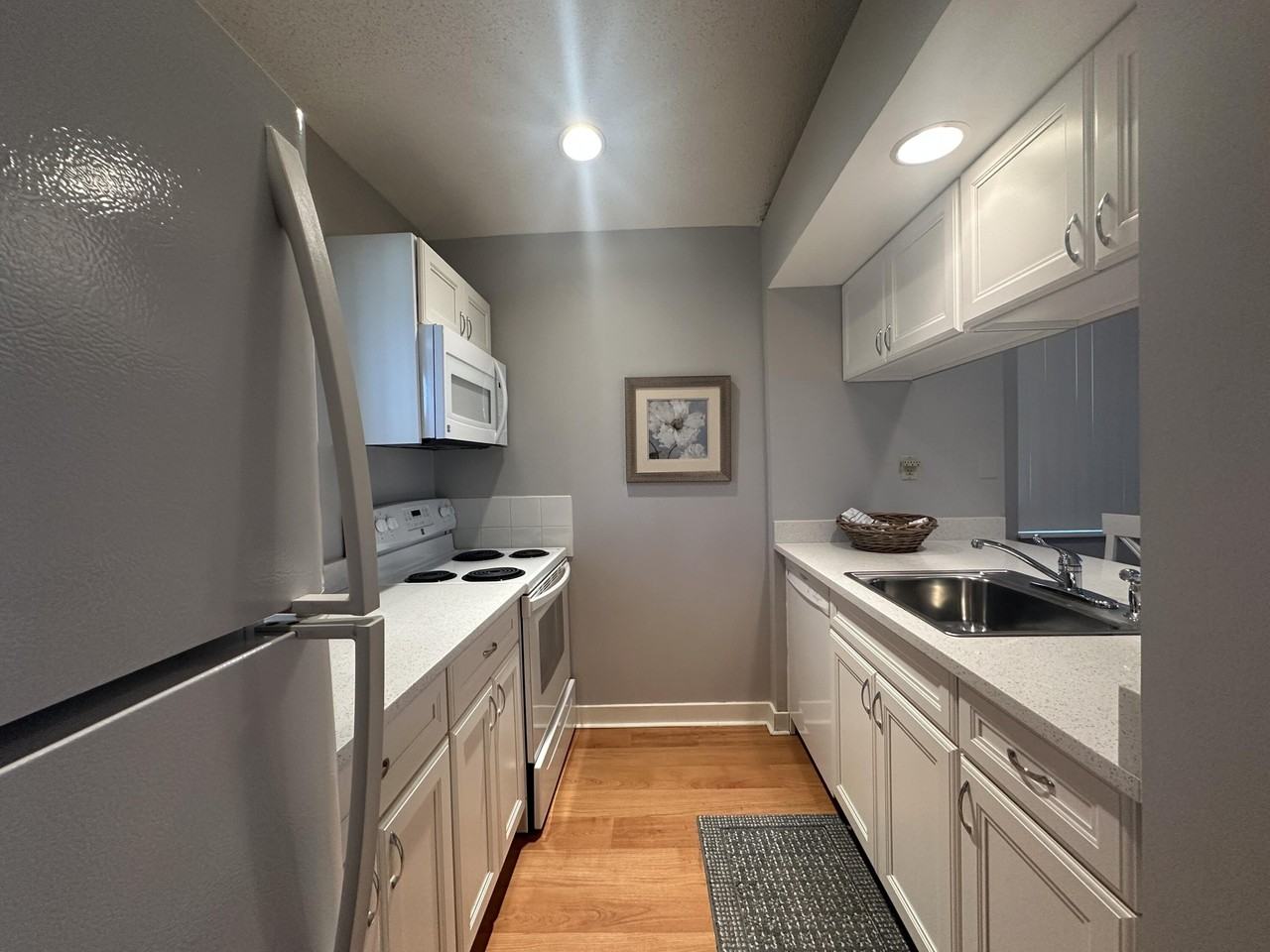 305 Club Dr - Photo 4 of 14