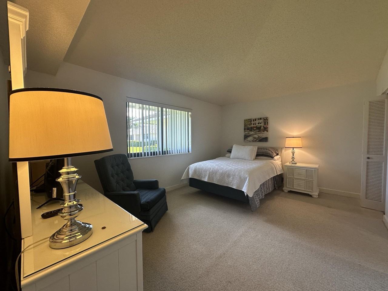 305 Club Dr - Photo 5 of 14