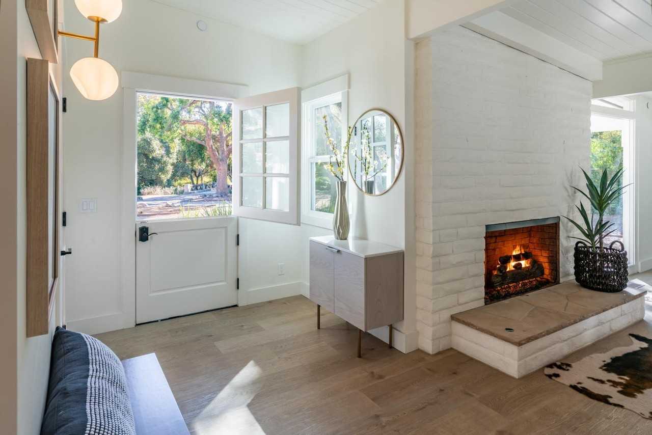 1420 N Jameson Ln - Photo 3 of 17