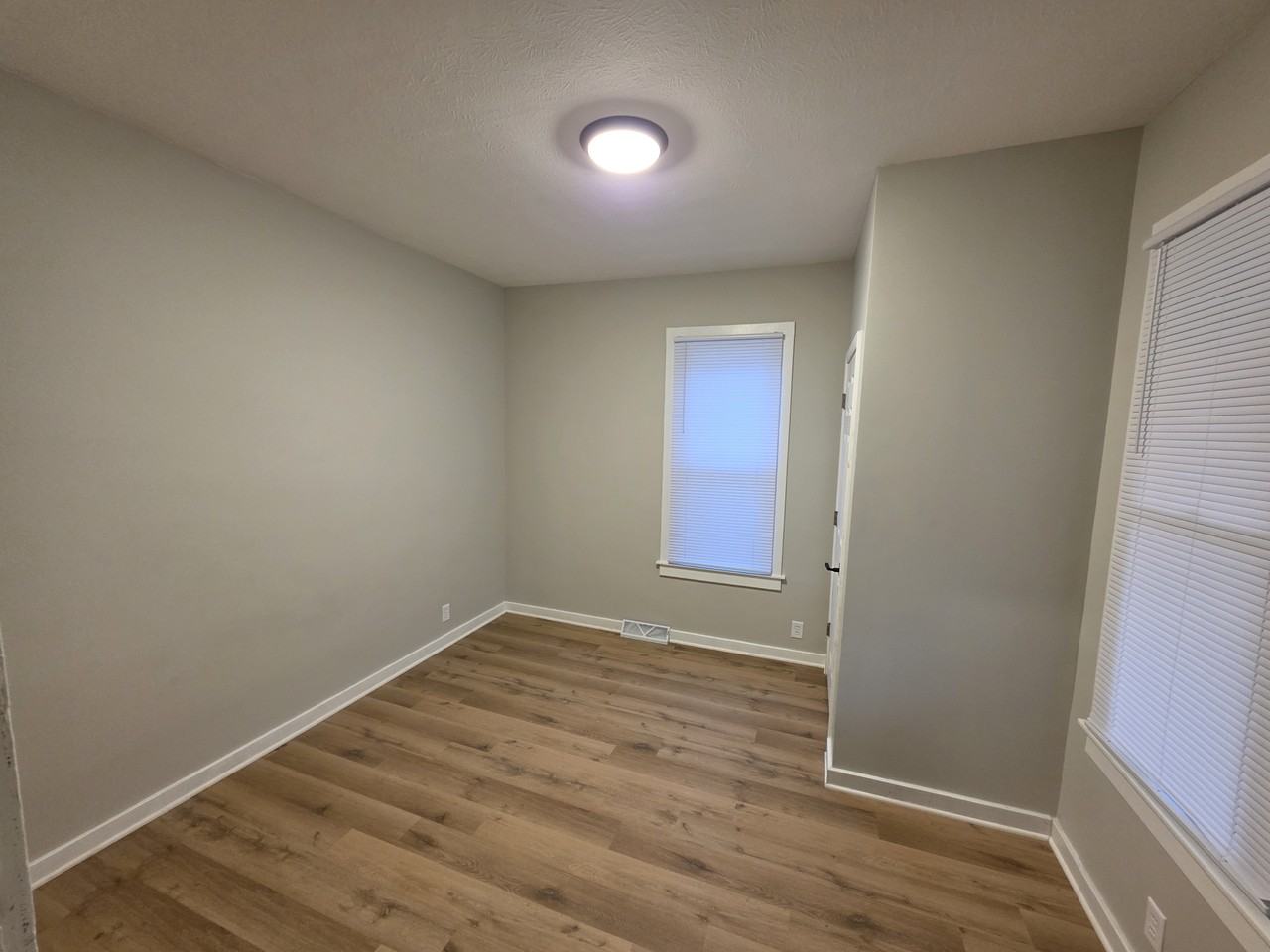 1310 N 2nd St - Photo 3 of 11