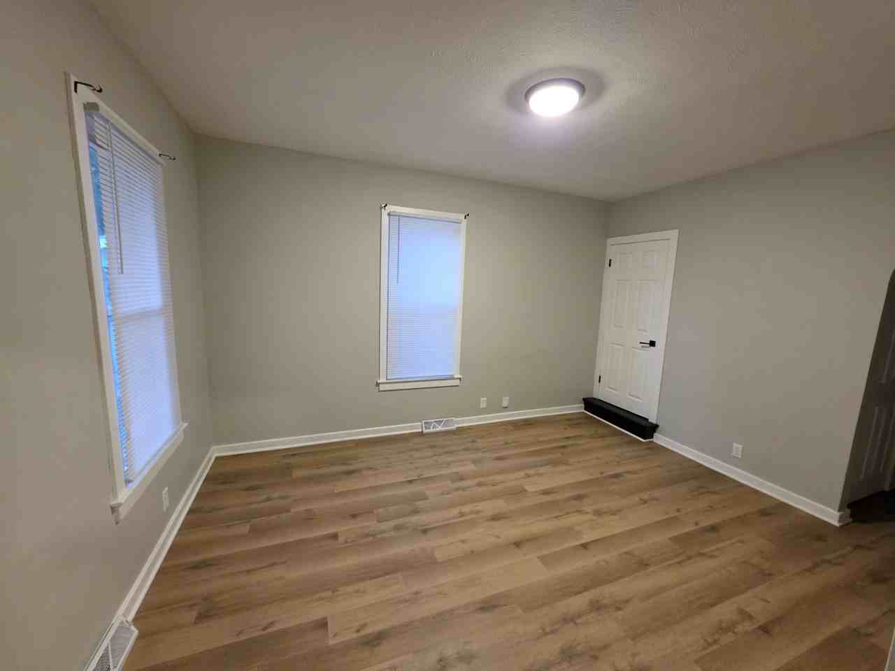 1310 N 2nd St - Photo 4 of 11