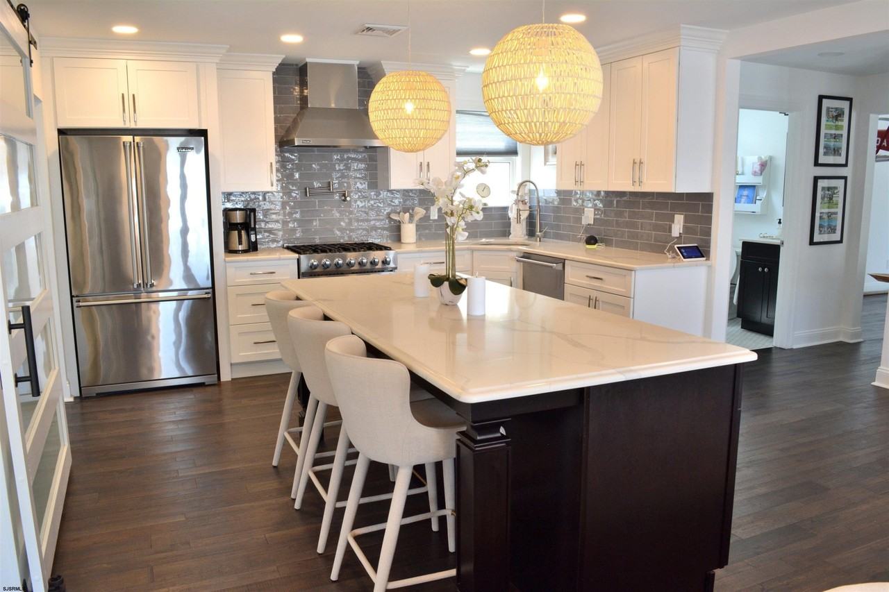 8808 Amherst Ave - Photo 4 of 24