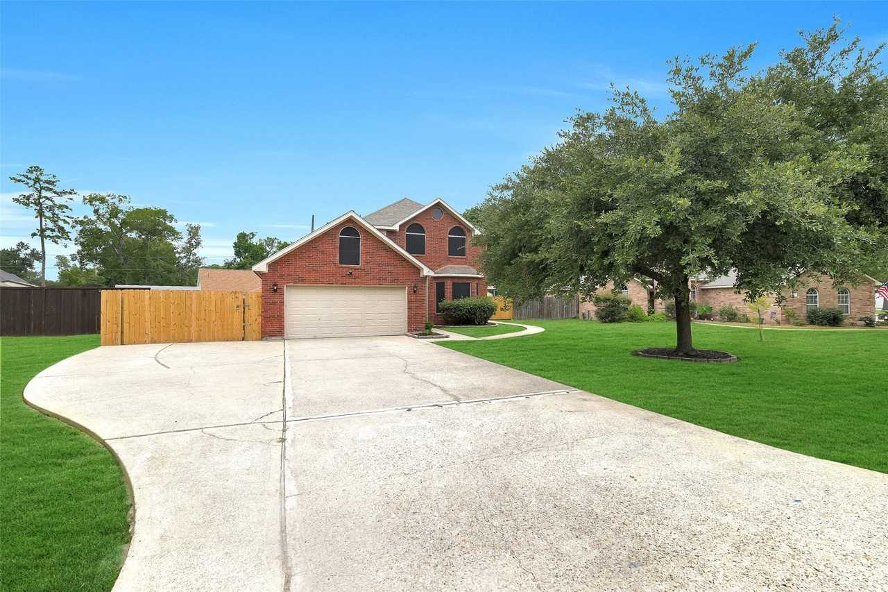 3106 Lake Breeze Ln - Photo 2 of 33