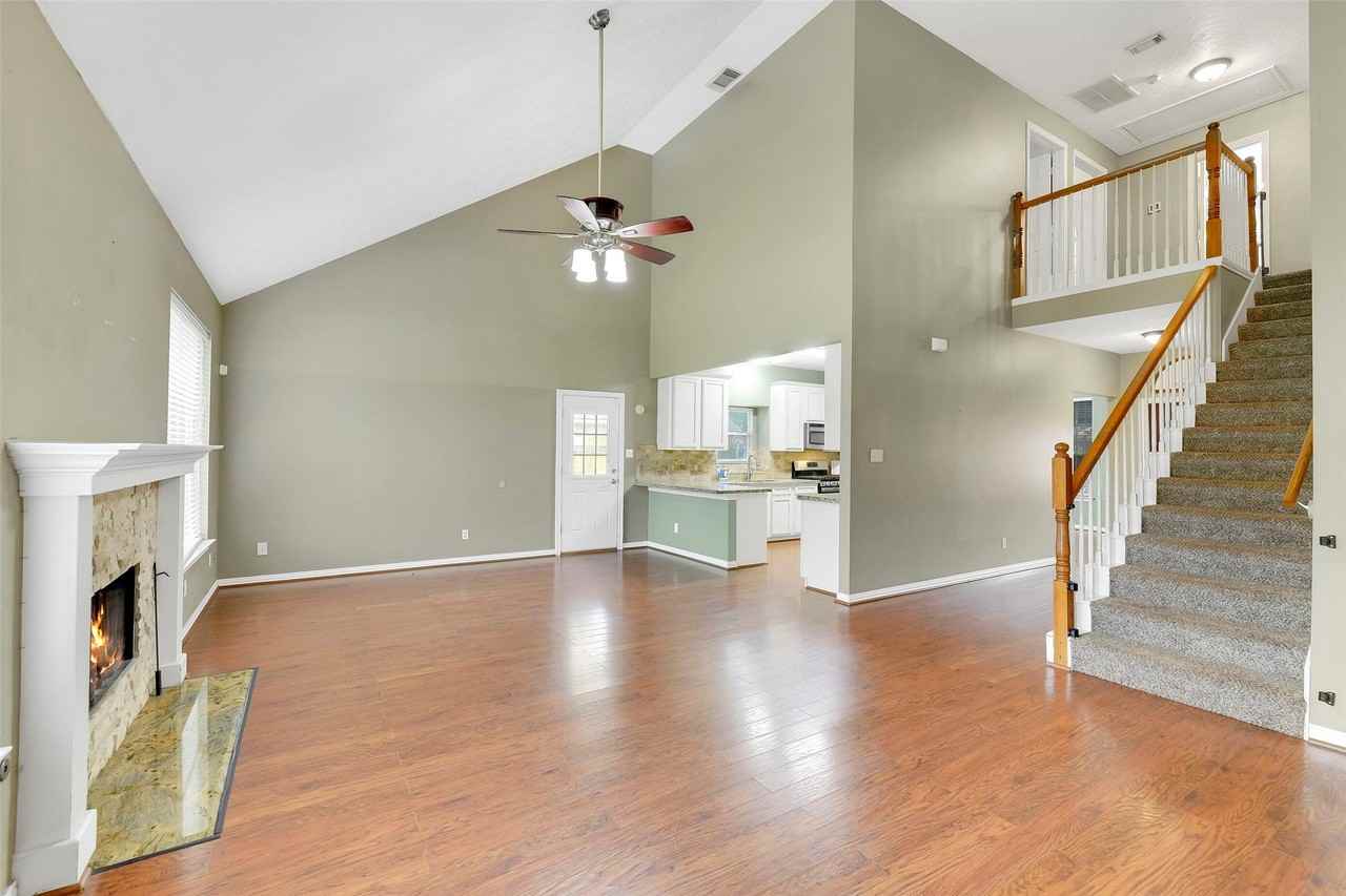 3106 Lake Breeze Ln - Photo 7 of 33