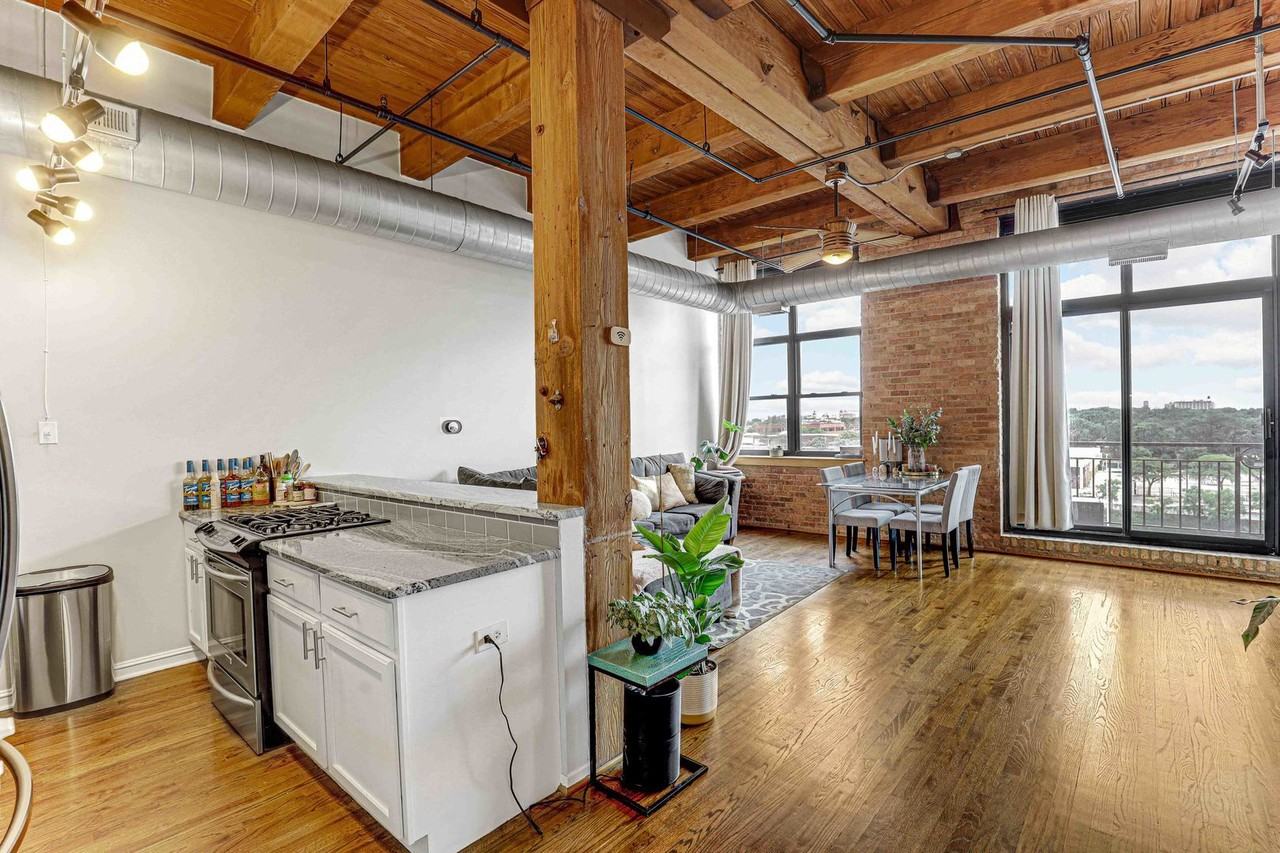 1250 W Van Buren St - Photo 4 of 15