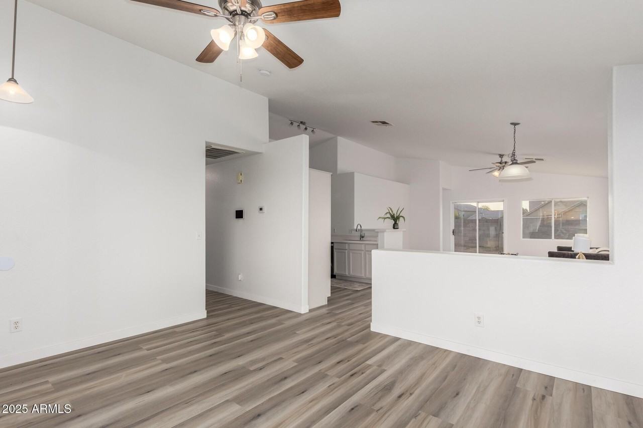 1952 N 103rd Dr - Photo 6 of 36