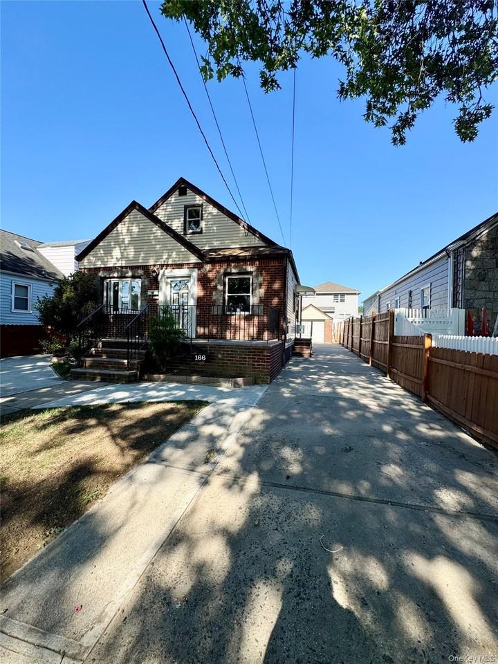 166 Belmont Blvd - Photo 3 of 18