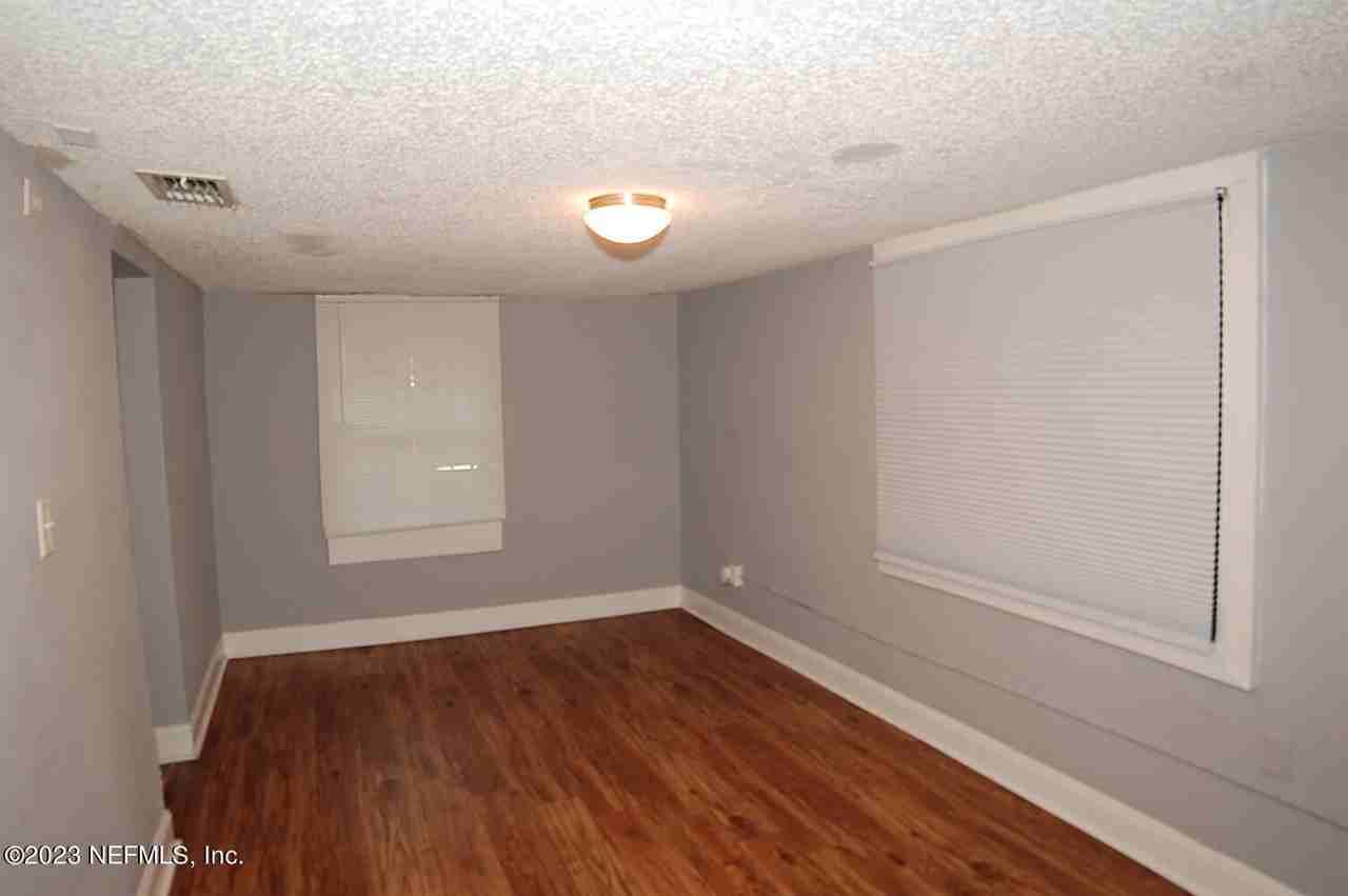 2125 Morehouse Rd - Photo 2 of 11