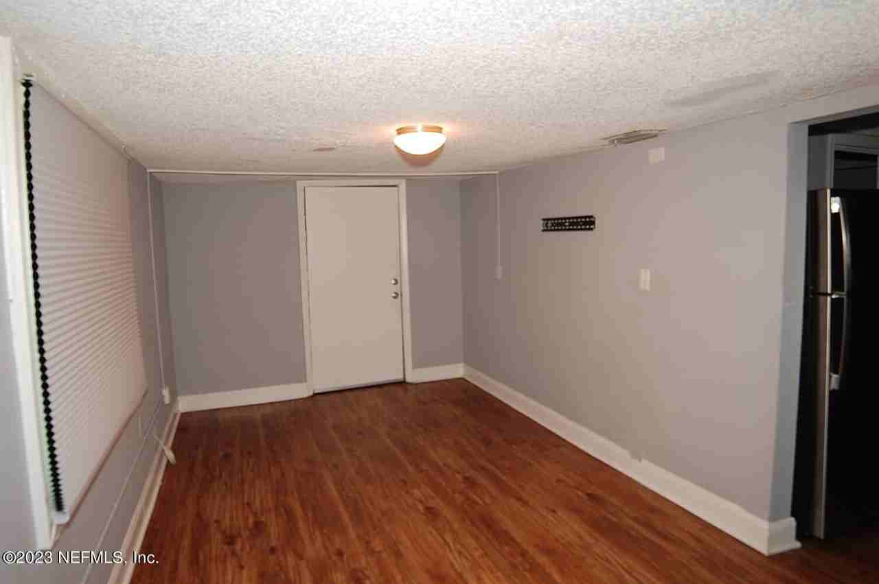 2125 Morehouse Rd - Photo 3 of 11