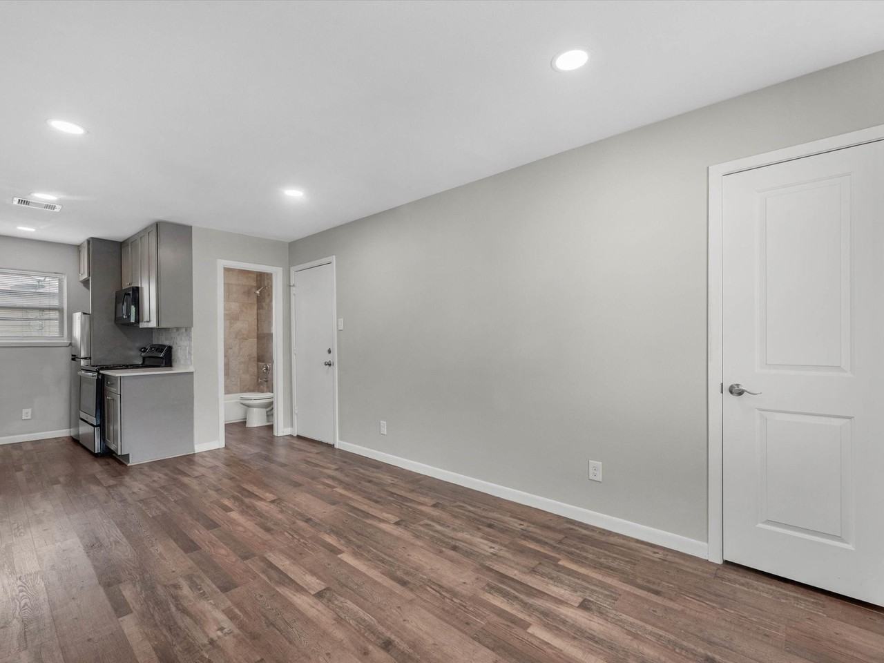 3025 Prospect St - Photo 6 of 18