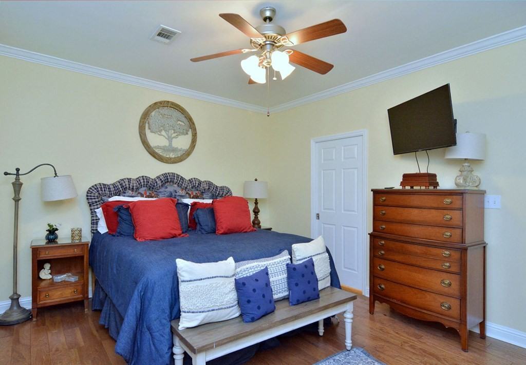 1900 Sussex Ct - Photo 5 of 14