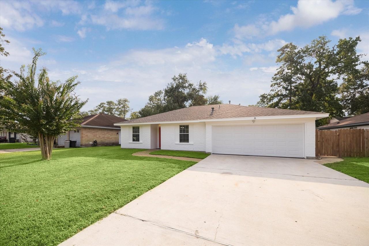 23103 Berry Pine Dr - Photo 2 of 24