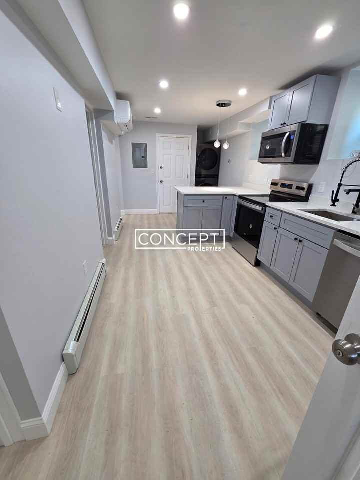 137 Centre St #B - Photo 5 of 18