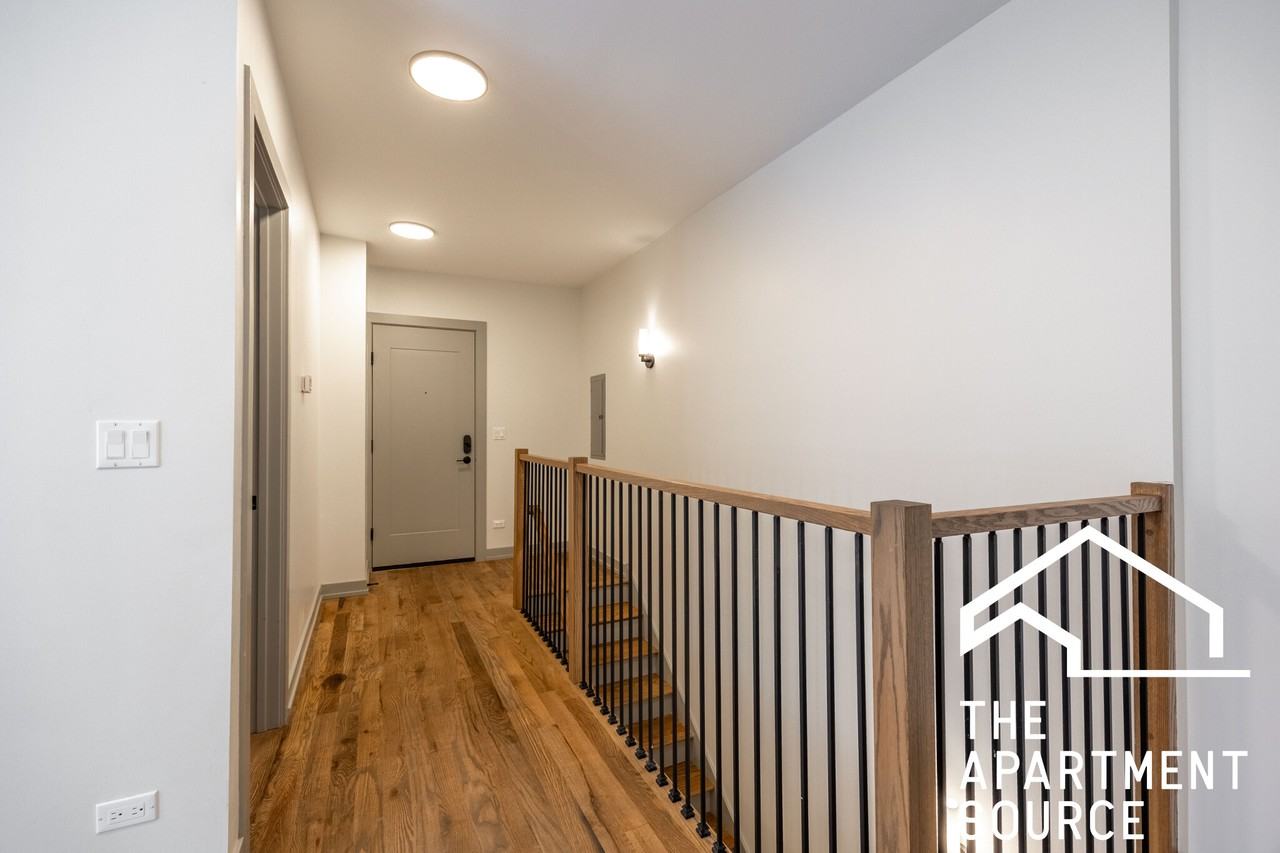 1339 W Estes Ave #1C - Photo 5 of 17