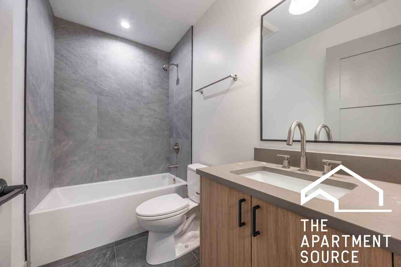 1339 W Estes Ave #1C - Photo 6 of 17