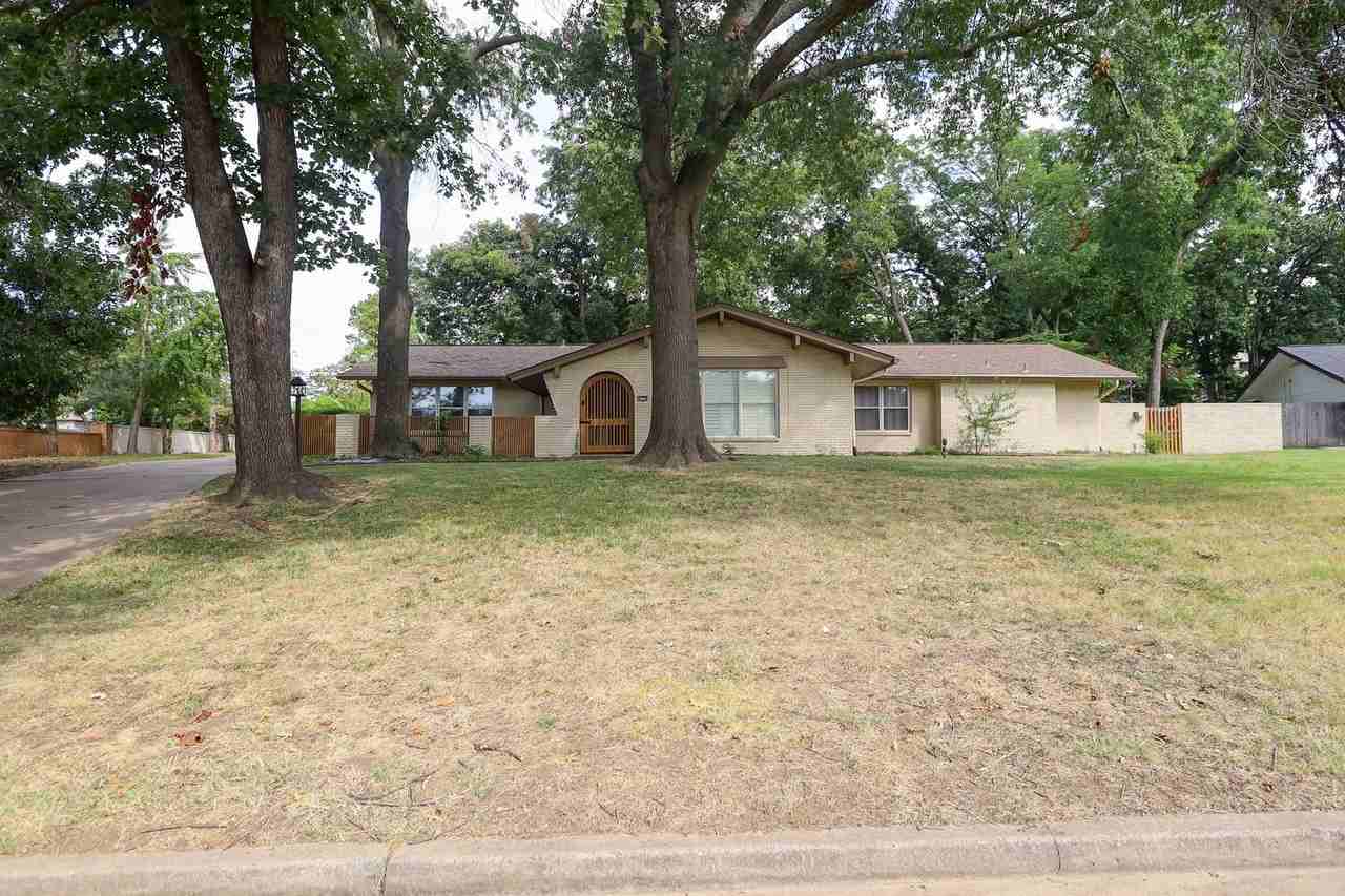 6109 S Knoxville Ave